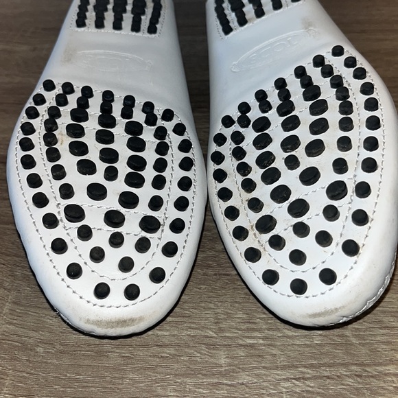 Authentic Tod’s Double T White Leather Gommino Driving Loafer Shoes - Picture 14 of 16